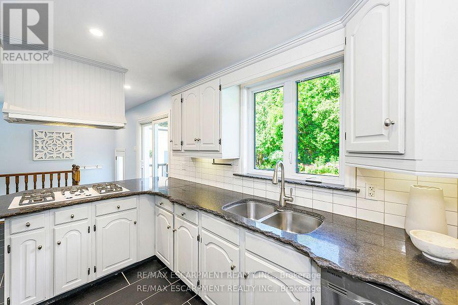 6487 Panton Street, Burlington, Ontario  L7P 0L7 - Photo 15 - W12432535