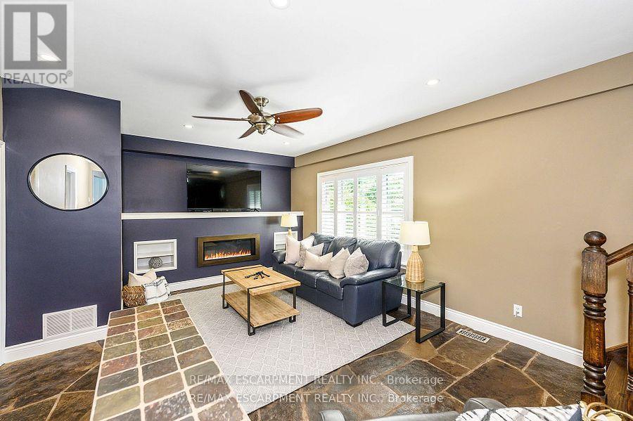 6487 Panton Street, Burlington, Ontario  L7P 0L7 - Photo 16 - W12432535