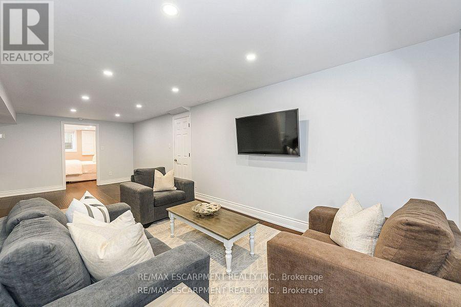 6487 Panton Street, Burlington, Ontario  L7P 0L7 - Photo 27 - W12432535