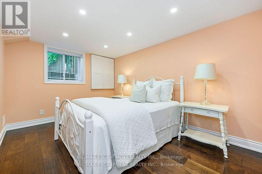 6487 Panton Street, Burlington, Ontario  L7P 0L7 - Photo 31 - W12432535