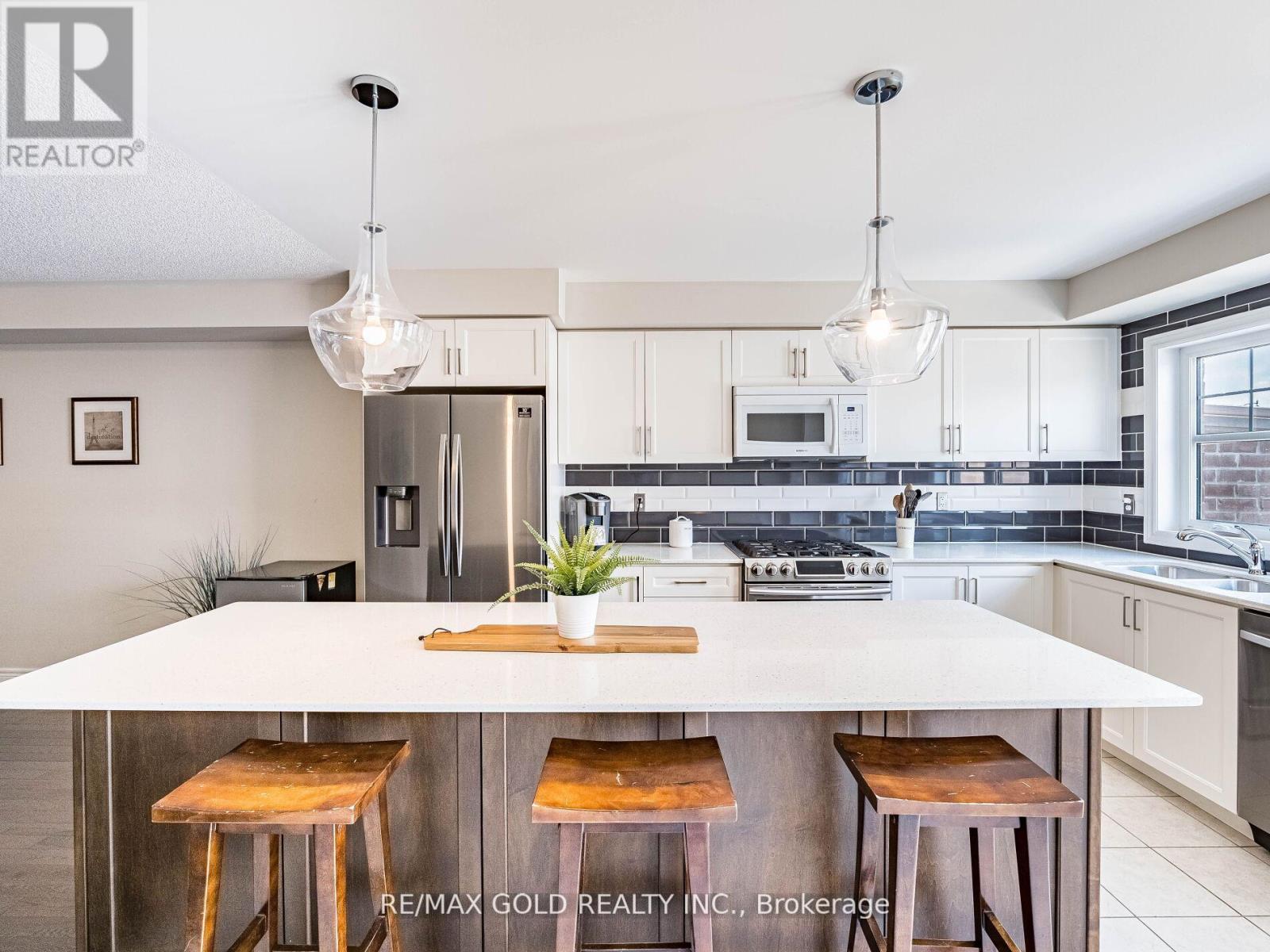 19 Sudeley Lane, Brampton, Ontario  L7A 4Z7 - Photo 14 - W12432544