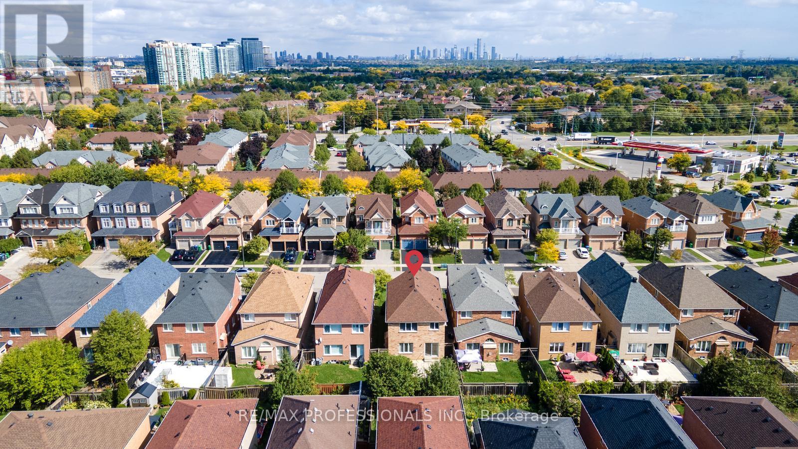 4808 Half Moon Grove, Mississauga, Ontario  L5M 7R7 - Photo 37 - W12432548