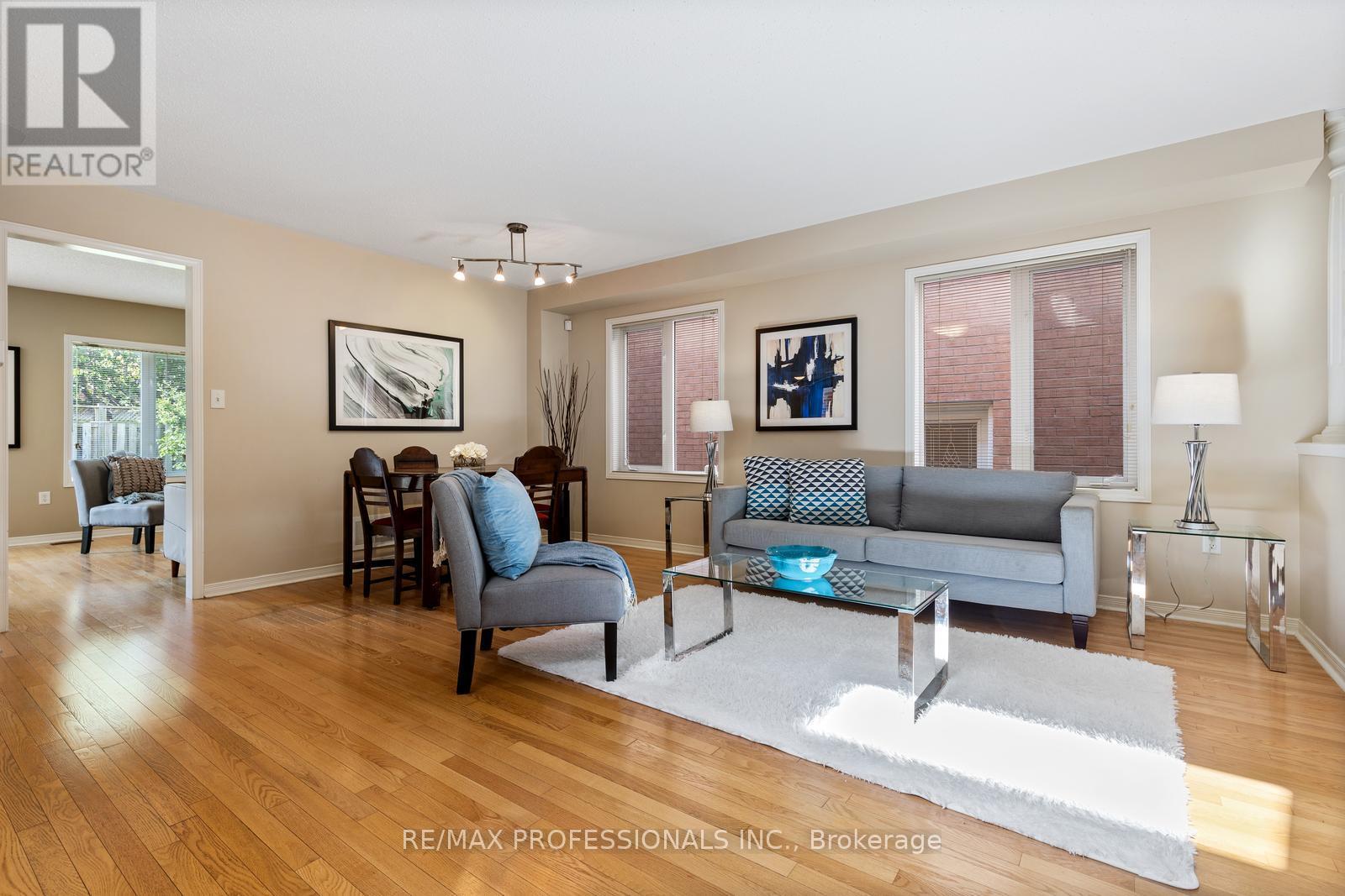 4808 Half Moon Grove, Mississauga, Ontario  L5M 7R7 - Photo 4 - W12432548