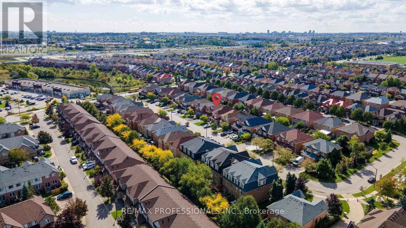 4808 Half Moon Grove, Mississauga, Ontario  L5M 7R7 - Photo 42 - W12432548