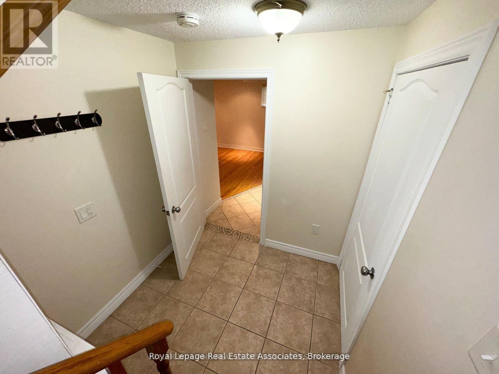 Lower - 282 Oxbow Crescent, Mississauga, Ontario  L4Z 2S3 - Photo 14 - W12432591