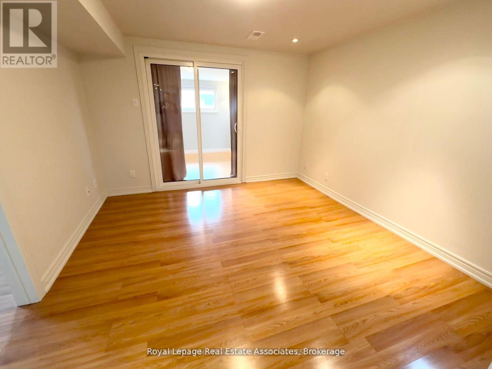 Lower - 282 Oxbow Crescent, Mississauga, Ontario  L4Z 2S3 - Photo 2 - W12432591