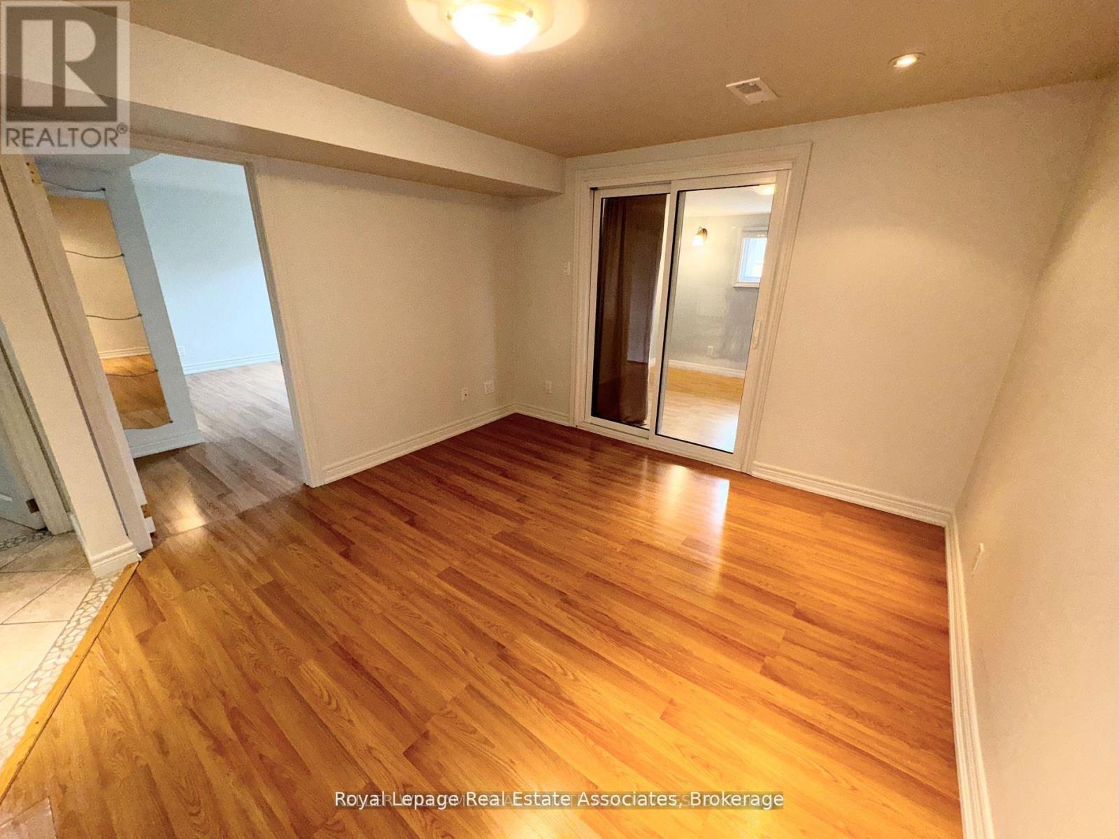Lower - 282 Oxbow Crescent, Mississauga, Ontario  L4Z 2S3 - Photo 3 - W12432591