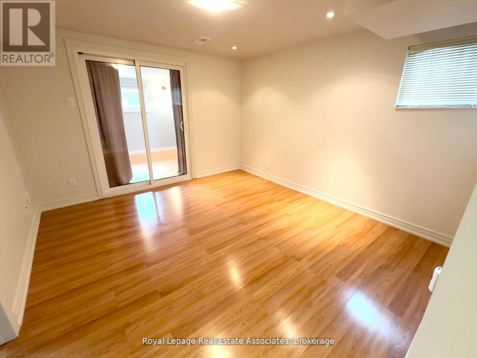 Lower - 282 Oxbow Crescent, Mississauga, Ontario  L4Z 2S3 - Photo 4 - W12432591