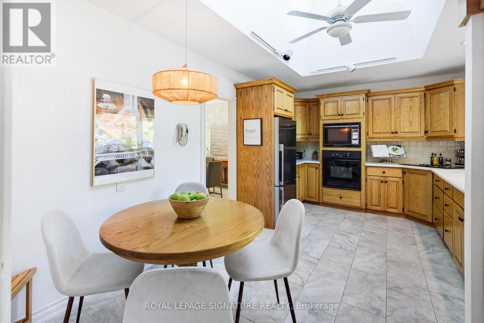 284 Woodland Drive, Oakville, Ontario  L6J 4W5 - Photo 15 - W12432593