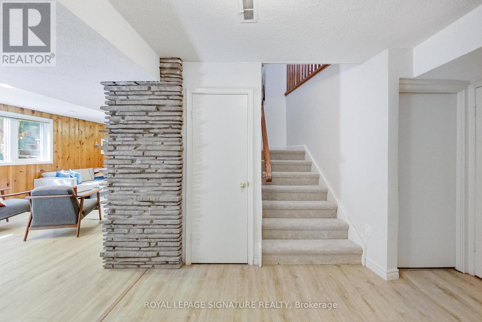 284 Woodland Drive, Oakville, Ontario  L6J 4W5 - Photo 28 - W12432593