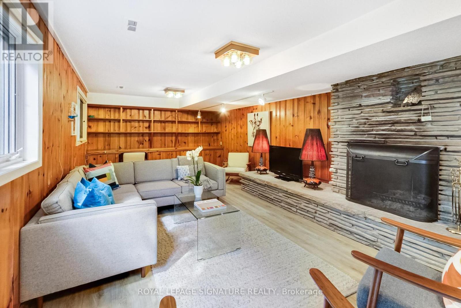 284 Woodland Drive, Oakville, Ontario  L6J 4W5 - Photo 33 - W12432593