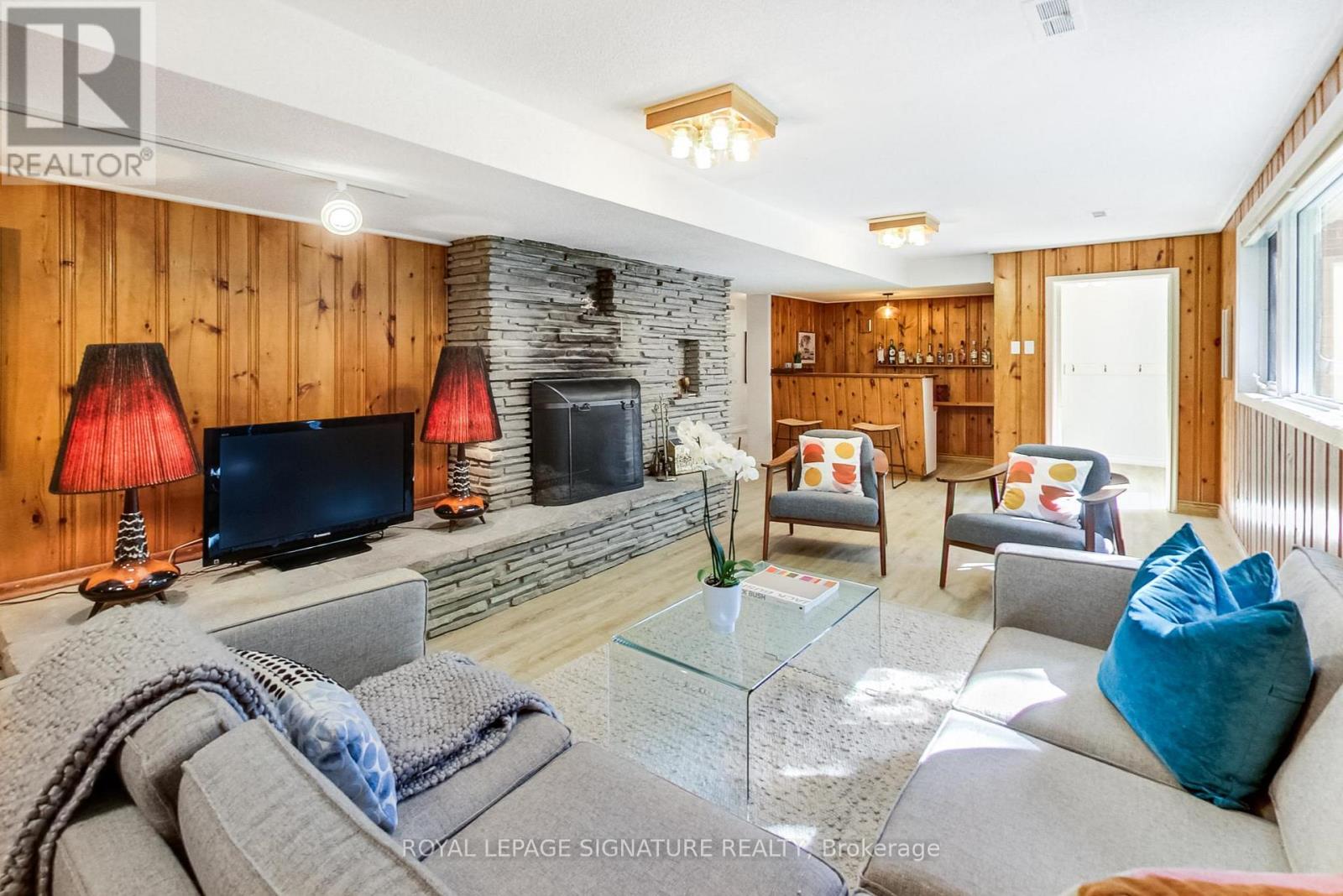 284 Woodland Drive, Oakville, Ontario  L6J 4W5 - Photo 35 - W12432593