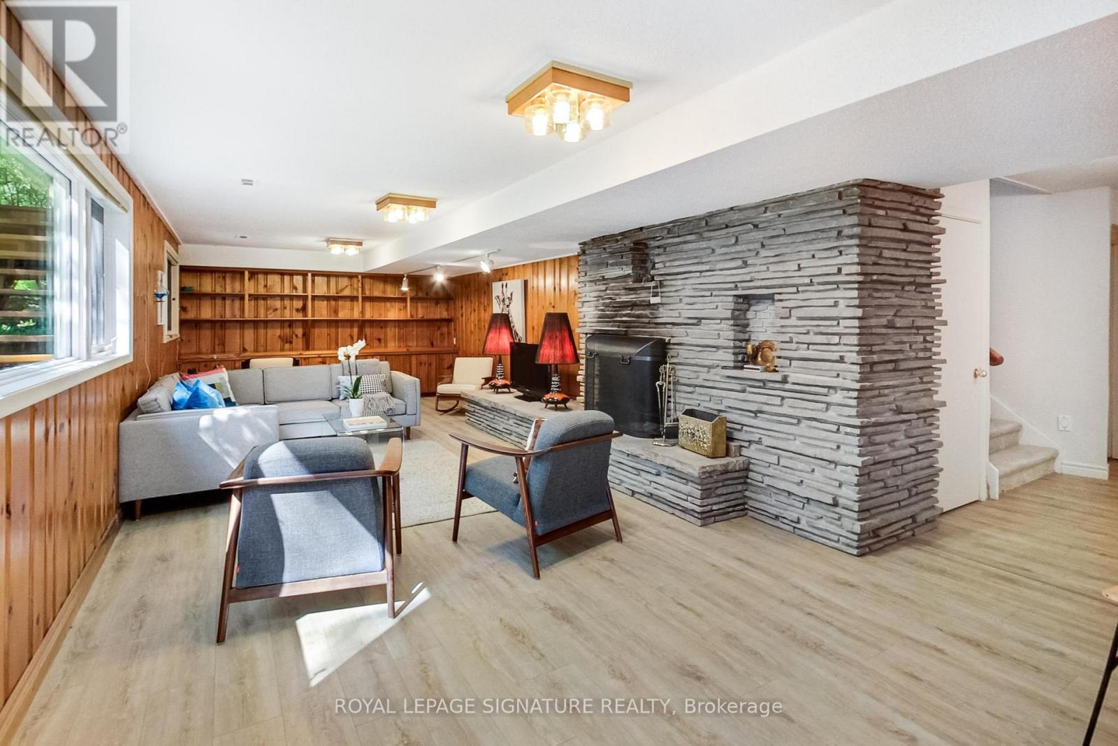 284 Woodland Drive, Oakville, Ontario  L6J 4W5 - Photo 36 - W12432593
