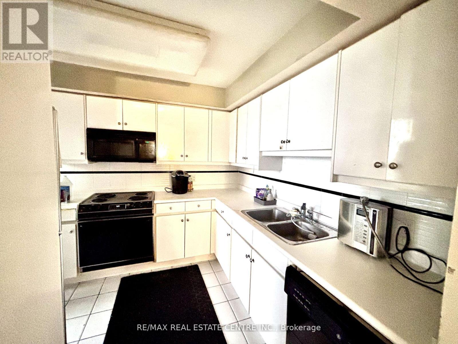 2407 - 1 Palace Pier Court, Toronto, Ontario  M8V 3W9 - Photo 10 - W12432600