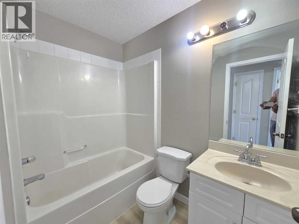 12 Tarington Manor, Calgary, Alberta  T3J 4N2 - Photo 13 - A2260793