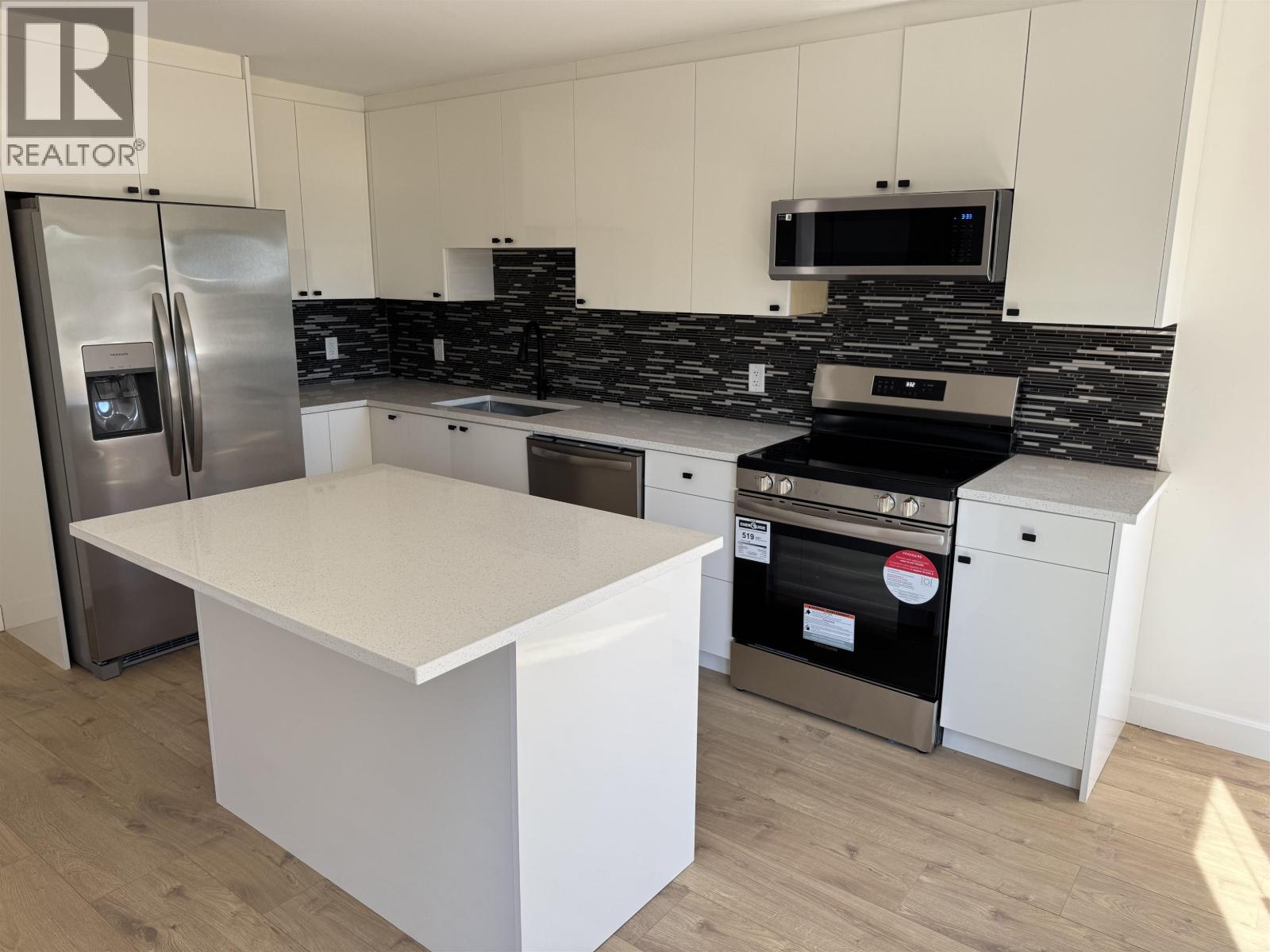2 1880 PALMERSTON AVENUE, West Vancouver, British Columbia