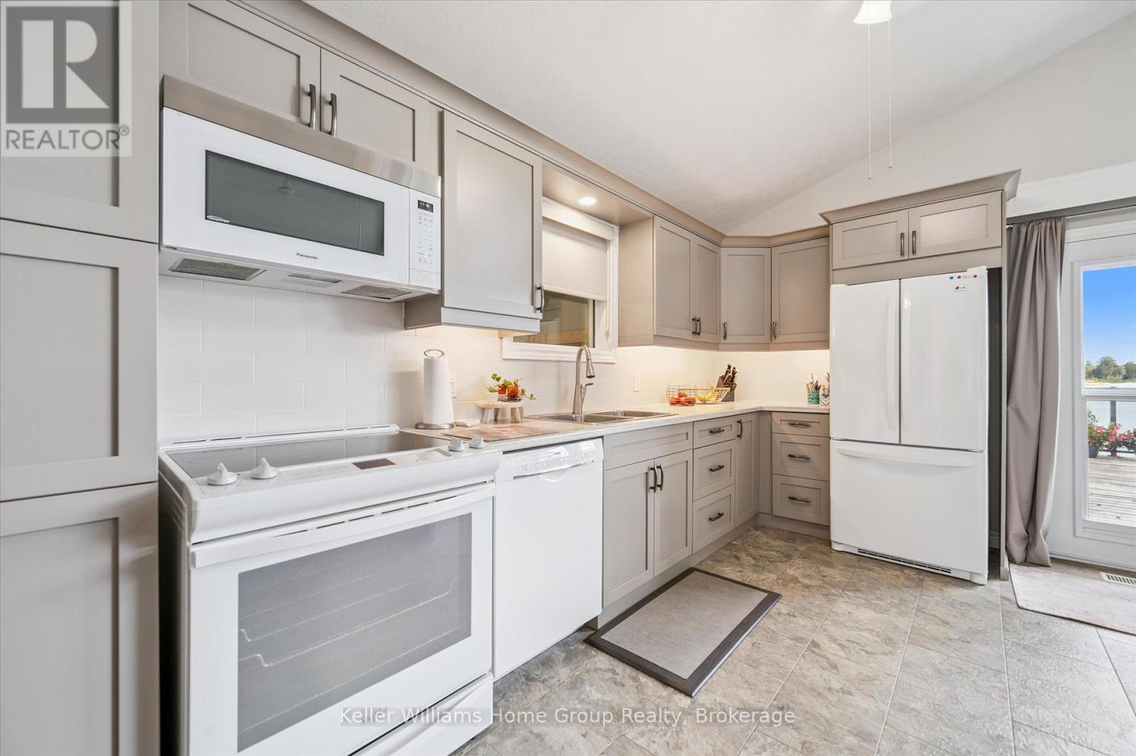 27 Third Line Road, Centre Wellington, Ontario  N0B 1J0 - Photo 15 - X12432699