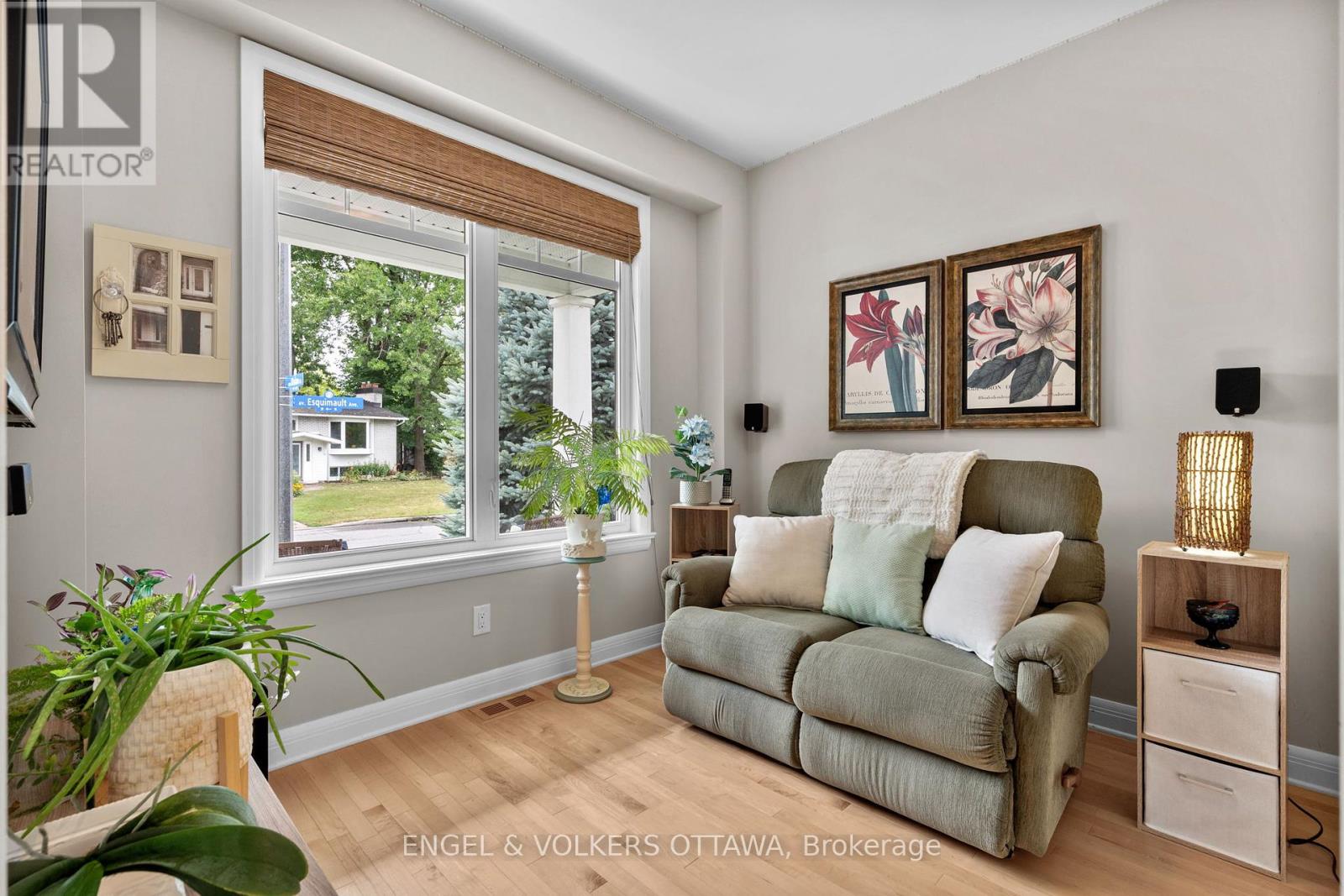 27 Esquimault Avenue, Ottawa, Ontario  K2H 6Z4 - Photo 5 - X12432658