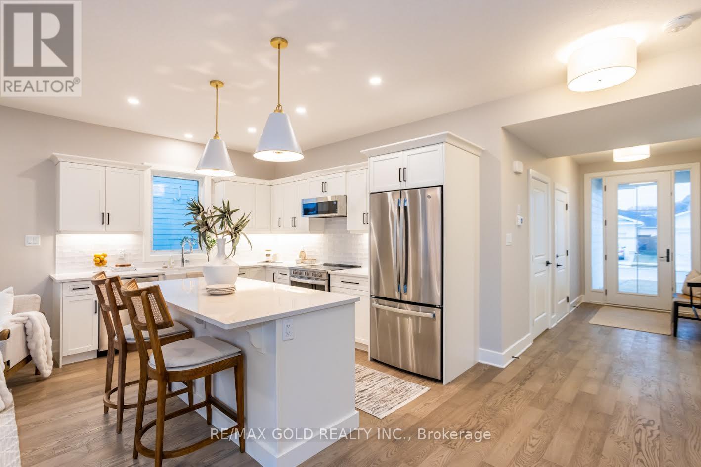 413 Breakwater Boulevard, Central Elgin, Ontario  N5L 1C5 - Photo 8 - X12432583