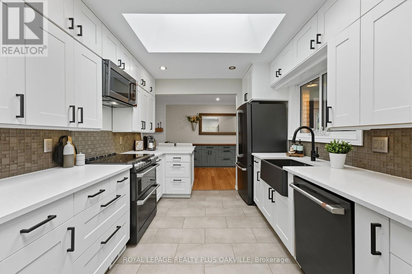 9904 Dickenson Road W, Hamilton, Ontario  L0R 1W0 - Photo 16 - X12432598