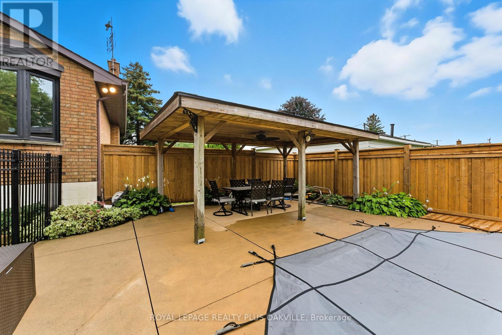 9904 Dickenson Road W, Hamilton, Ontario  L0R 1W0 - Photo 37 - X12432598