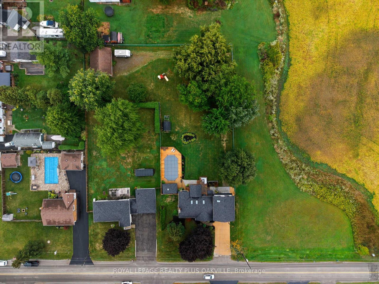 9904 Dickenson Road W, Hamilton, Ontario  L0R 1W0 - Photo 46 - X12432598