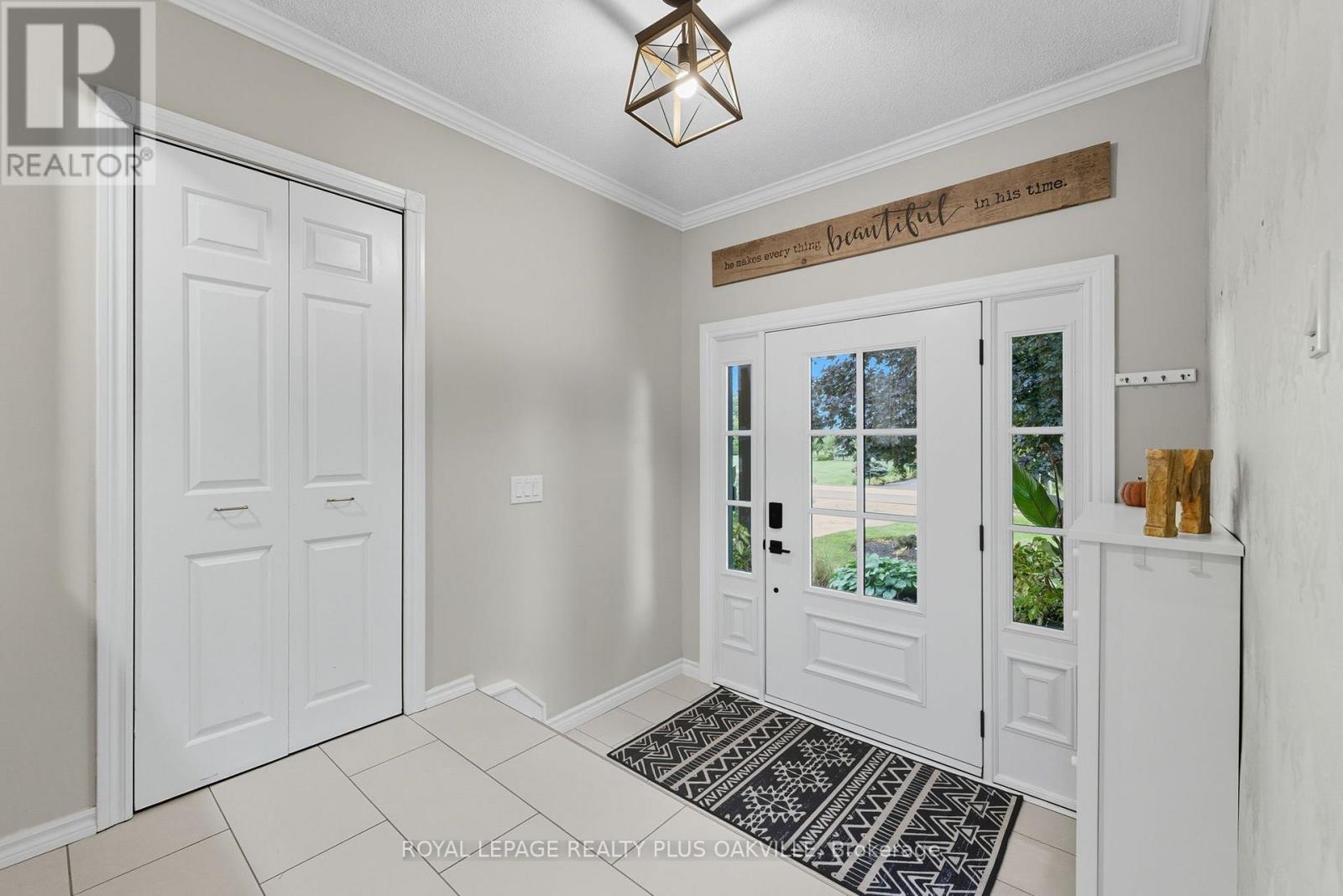 9904 Dickenson Road W, Hamilton, Ontario  L0R 1W0 - Photo 5 - X12432598