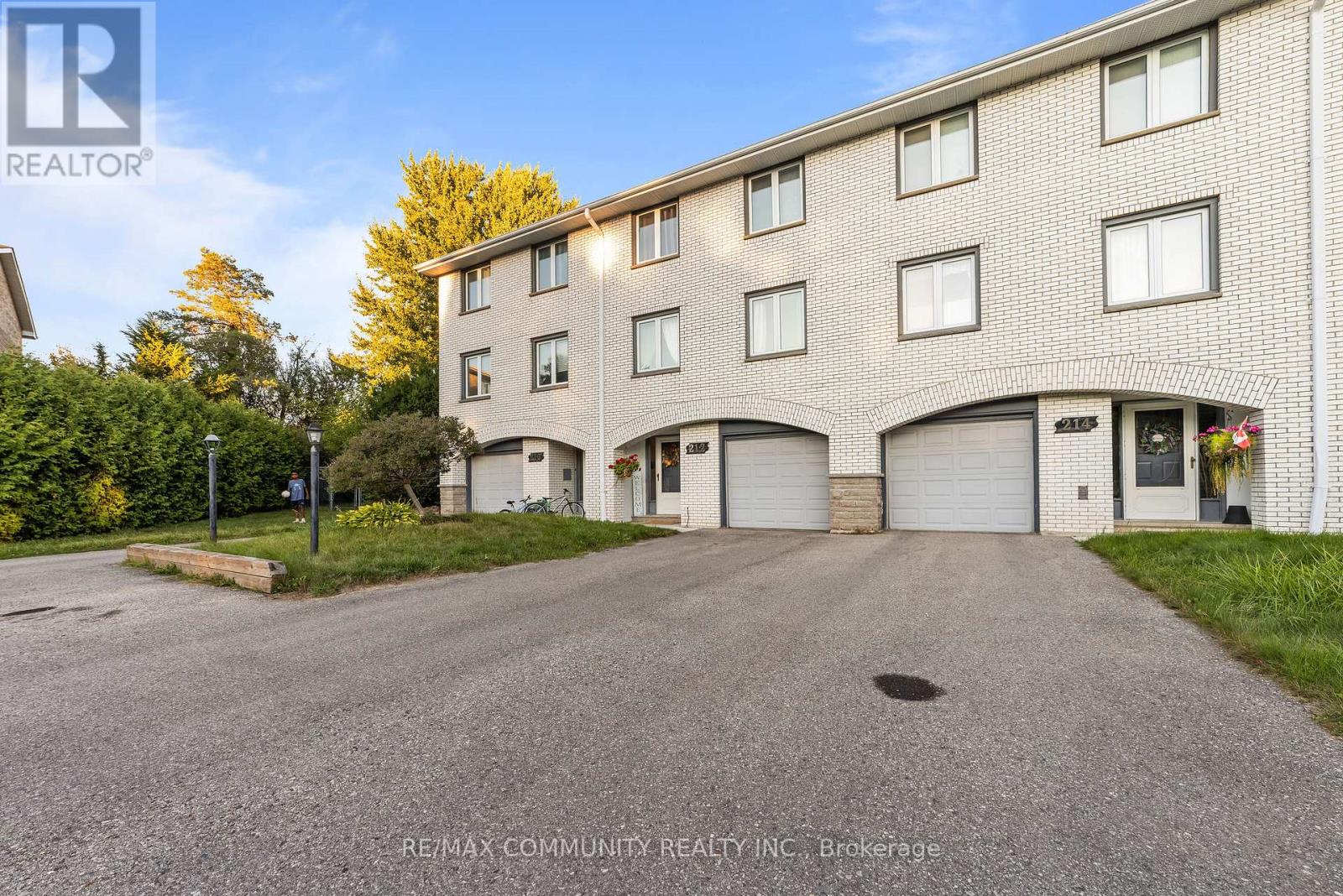 210-216 Homestead Crescent, London North, Ontario  N6G 2E5 - Photo 1 - X12432607