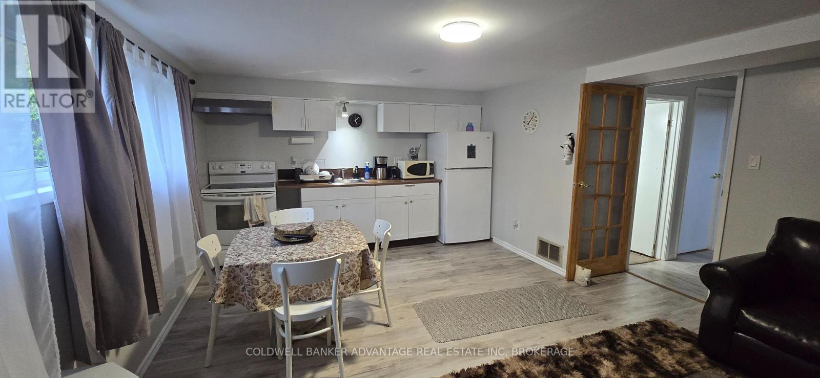 30 Tara Crescent, Thorold, Ontario  L2V 4M1 - Photo 2 - X12432643