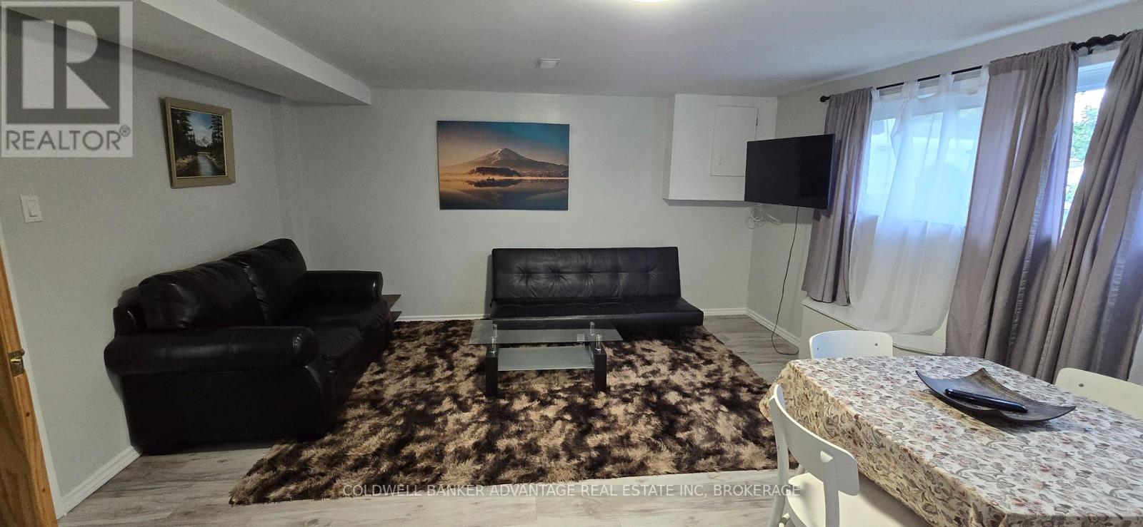 30 Tara Crescent, Thorold, Ontario  L2V 4M1 - Photo 3 - X12432643