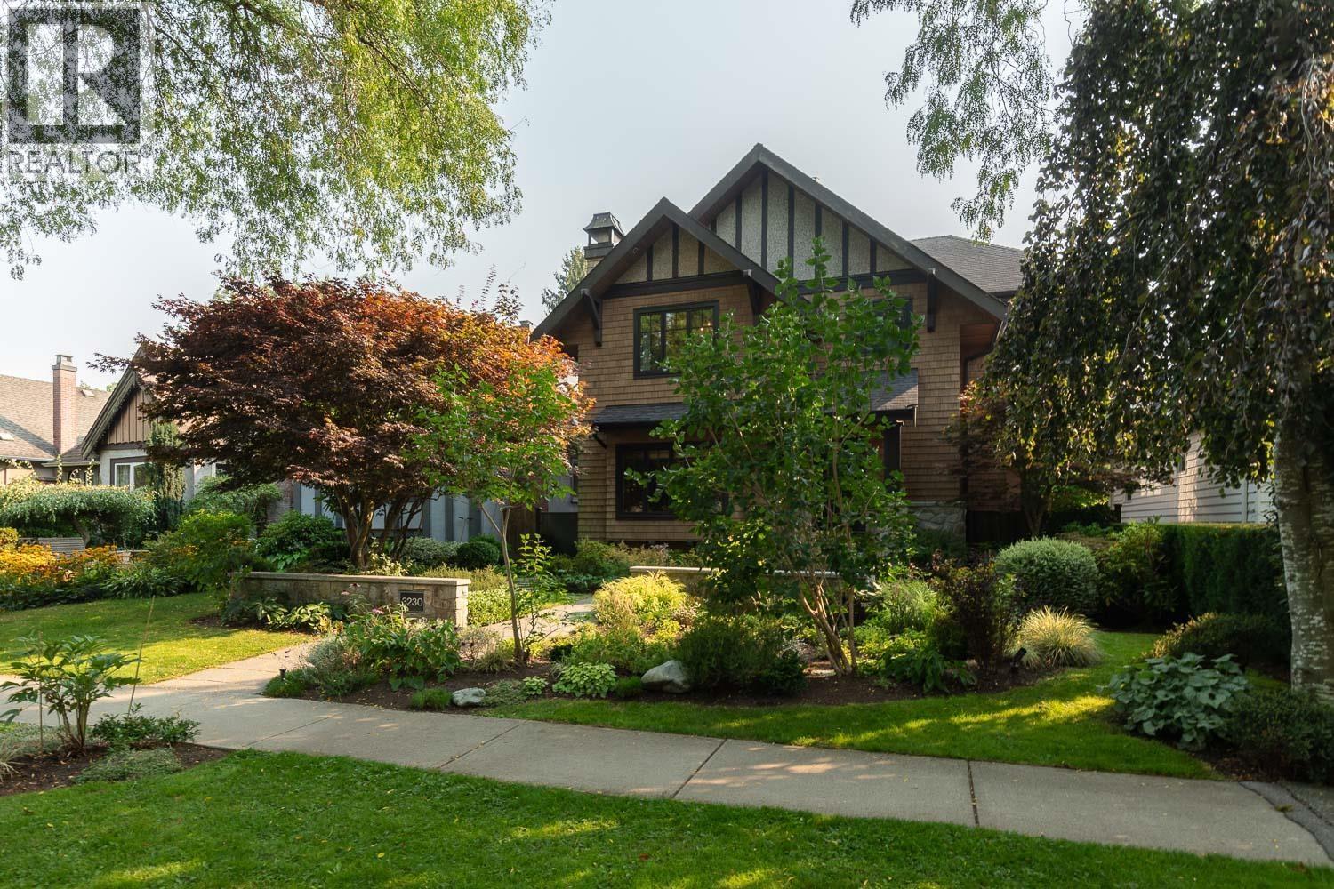 3230 W 31st Avenue, Vancouver, British Columbia  V6L 2A7 - Photo 1 - R3053159