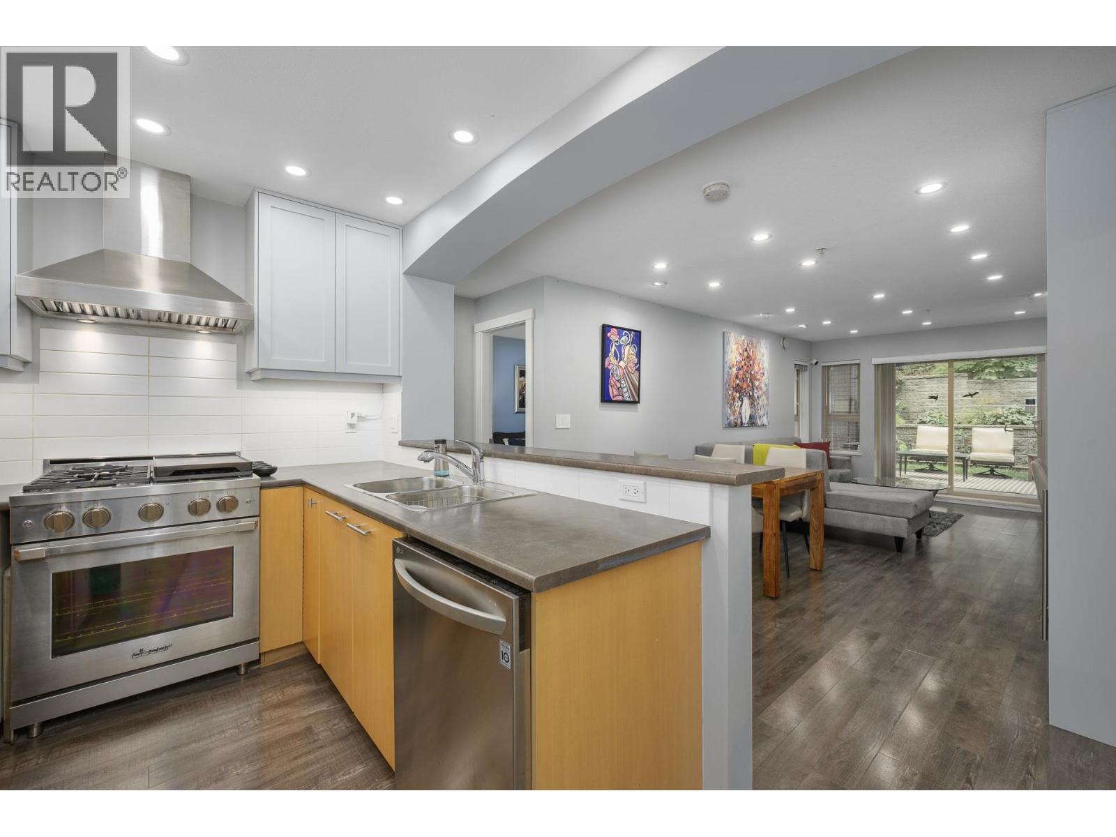 210 9319 University Crescent, Burnaby, British Columbia  V5A 4Y5 - Photo 15 - R3053105