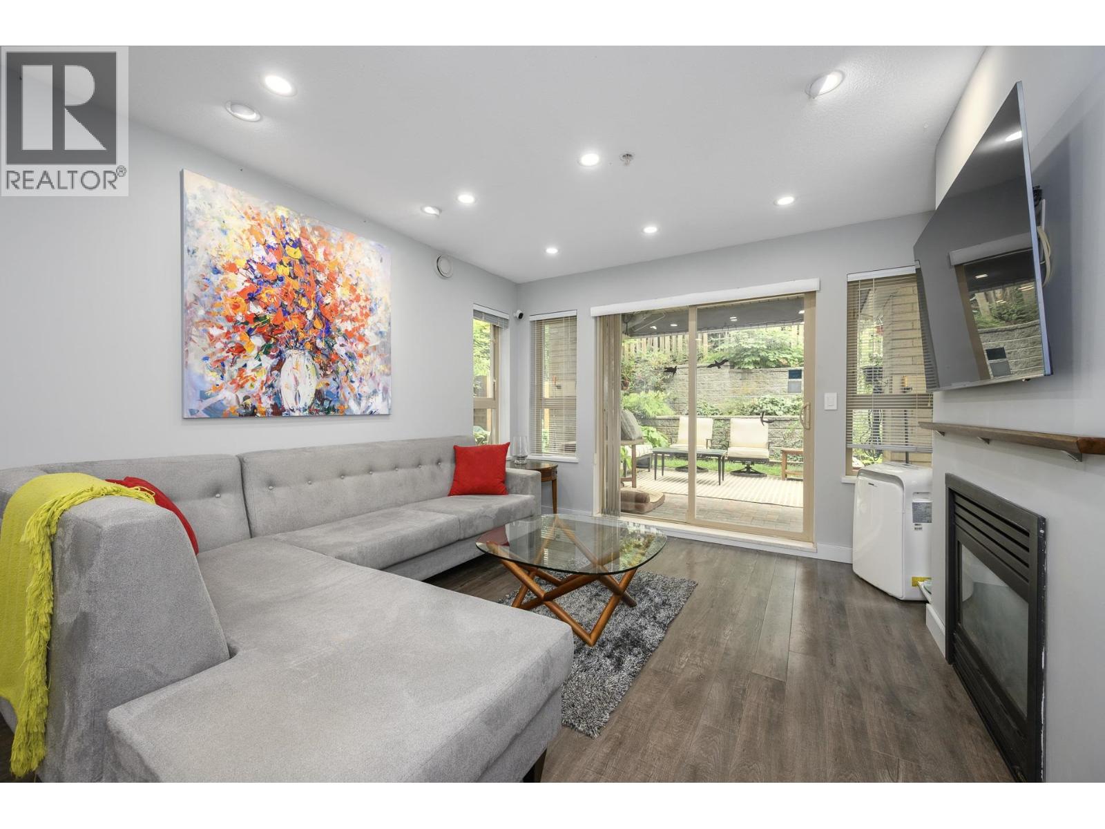 210 9319 University Crescent, Burnaby, British Columbia  V5A 4Y5 - Photo 3 - R3053105