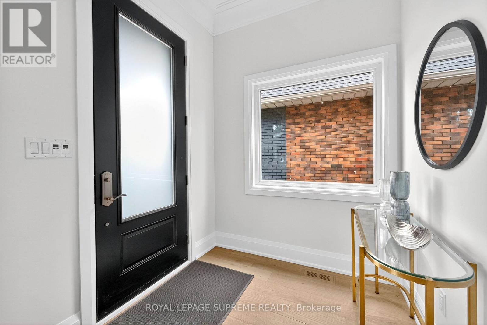 24 York Avenue, Toronto, Ontario  M6N 2V2 - Photo 5 - W12432640