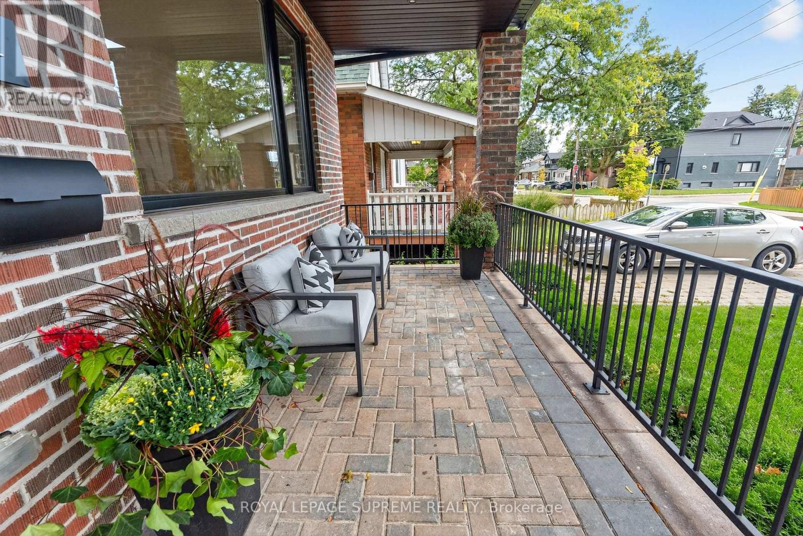 24 York Avenue, Toronto, Ontario  M6N 2V2 - Photo 4 - W12432640