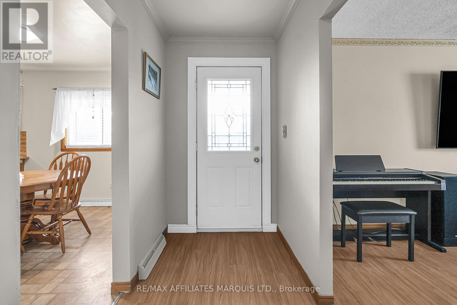 116 Lottie Avenue, Cornwall, Ontario  K6J 3M4 - Photo 4 - X12432660
