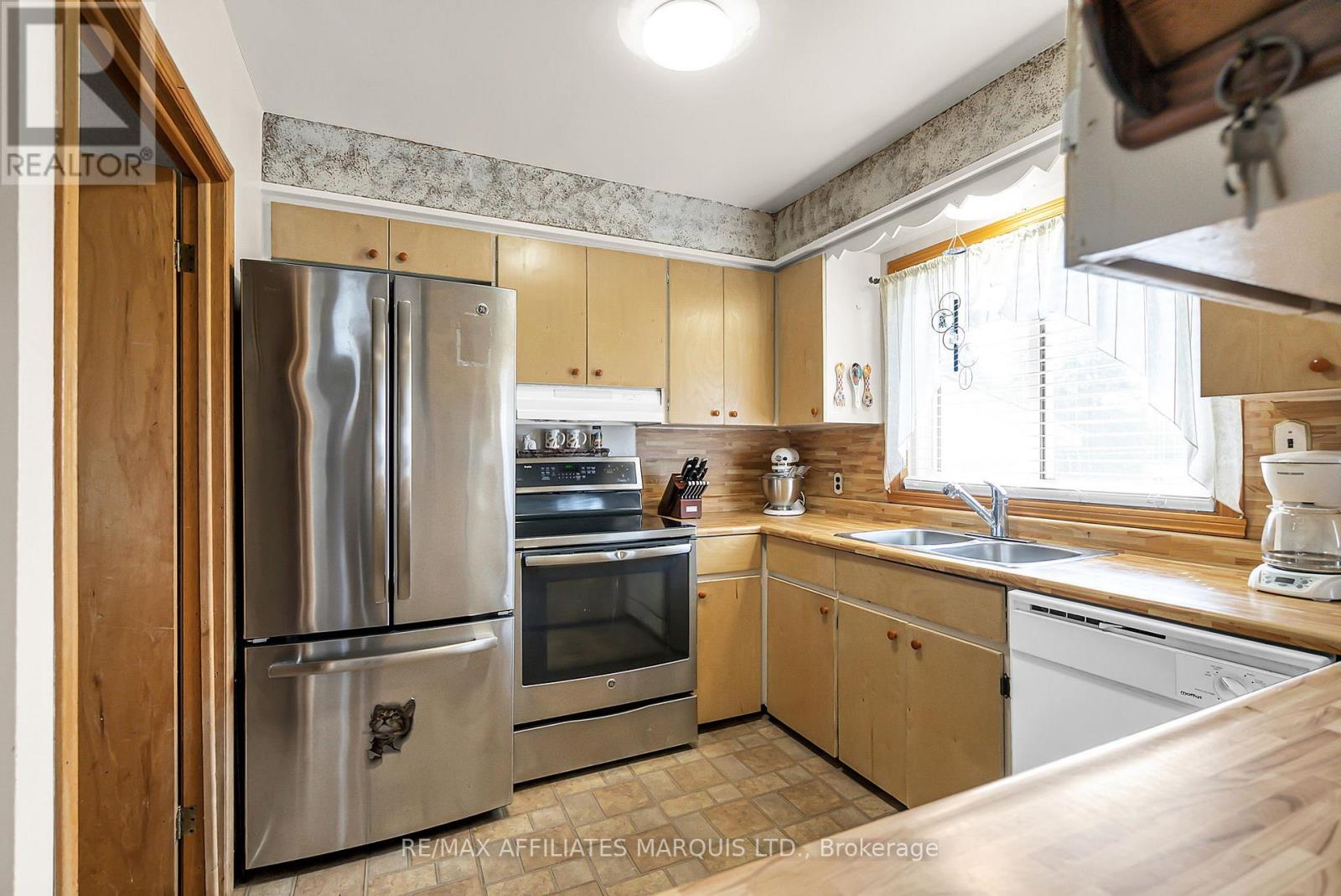 116 Lottie Avenue, Cornwall, Ontario  K6J 3M4 - Photo 6 - X12432660