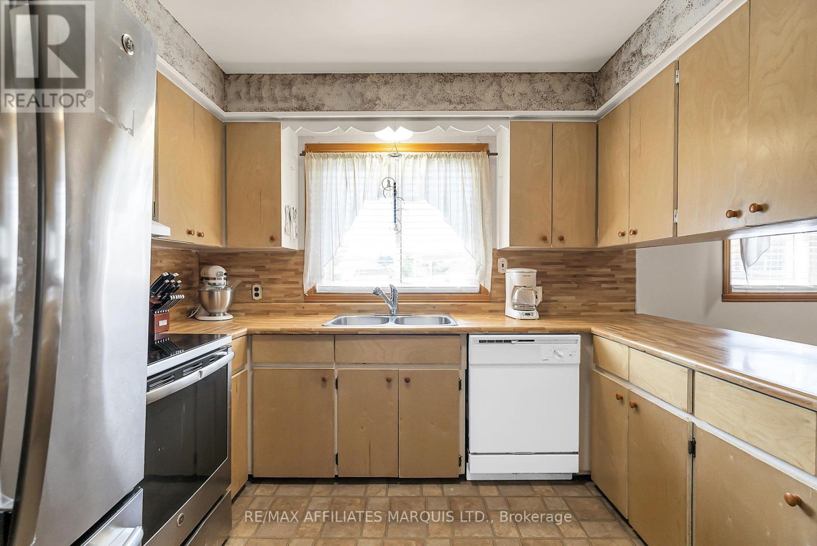 116 Lottie Avenue, Cornwall, Ontario  K6J 3M4 - Photo 7 - X12432660