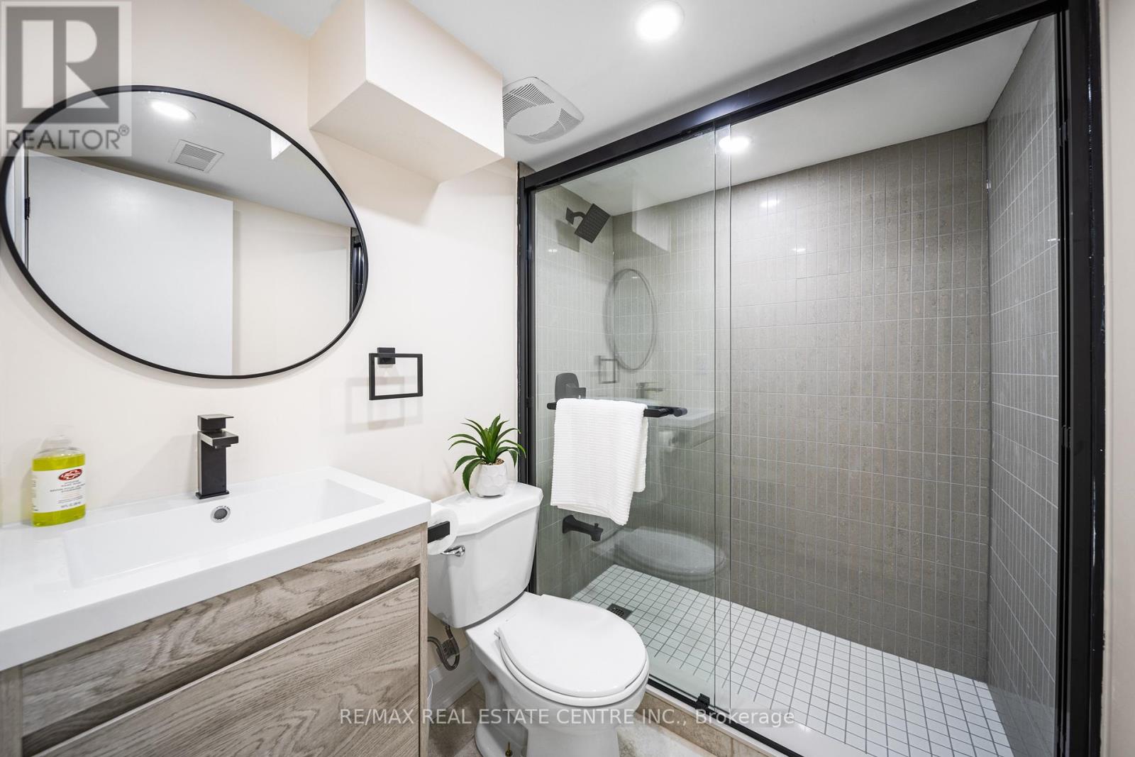 133 Inglewood Drive, Oakville, Ontario  L6K 1W8 - Photo 40 - W12426157