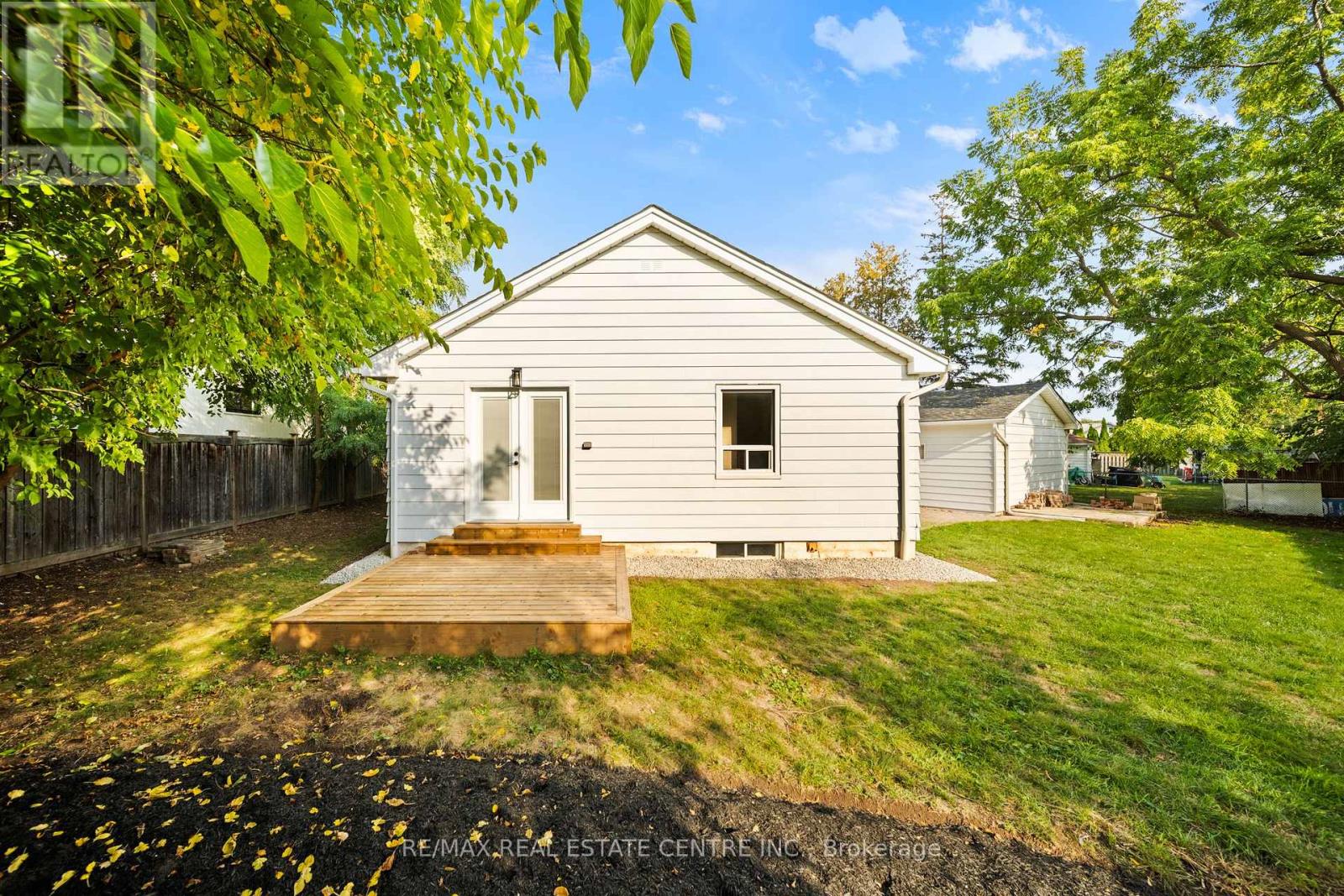 133 Inglewood Drive, Oakville, Ontario  L6K 1W8 - Photo 42 - W12426157
