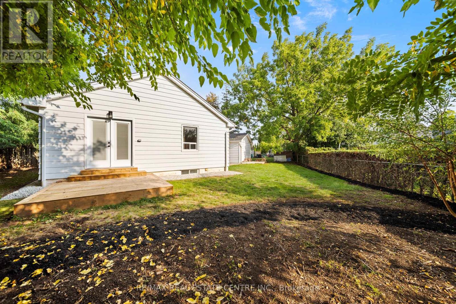 133 Inglewood Drive, Oakville, Ontario  L6K 1W8 - Photo 43 - W12426157