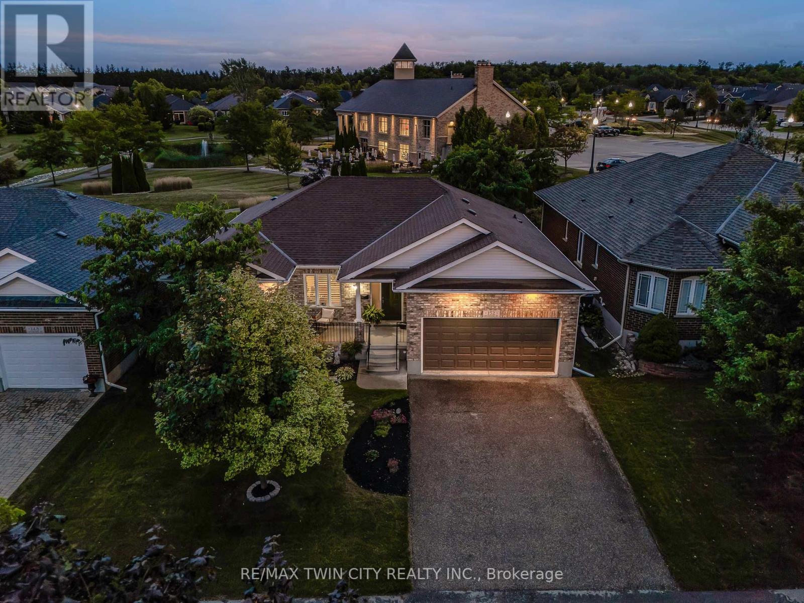 18 - 152 Devonshire Drive, Wilmot, Ontario  N3A 4J7 - Photo 3 - X12369181