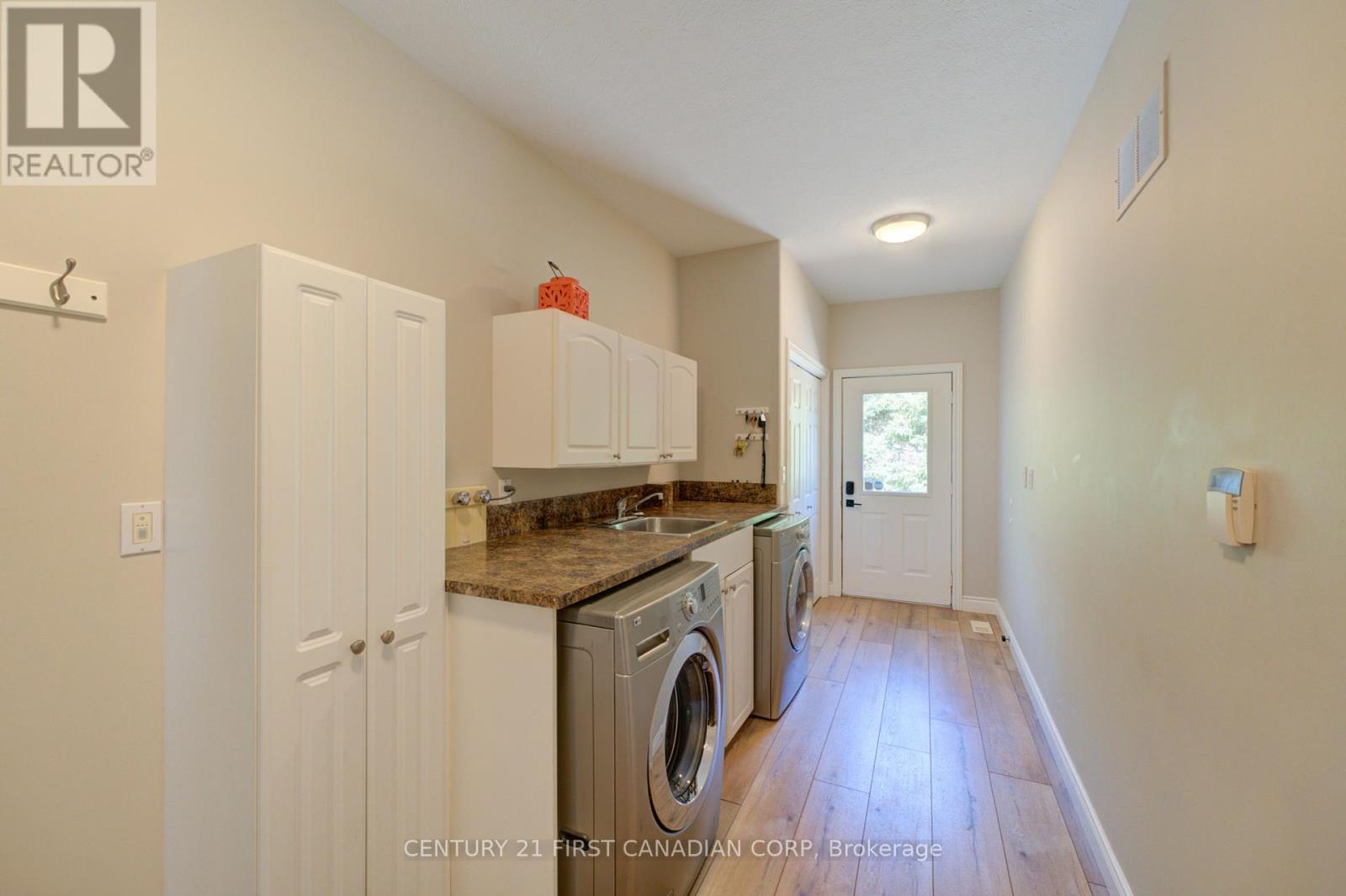 325 Brant County 18 Road, Brant, Ontario  N3S 0H4 - Photo 28 - X12431274