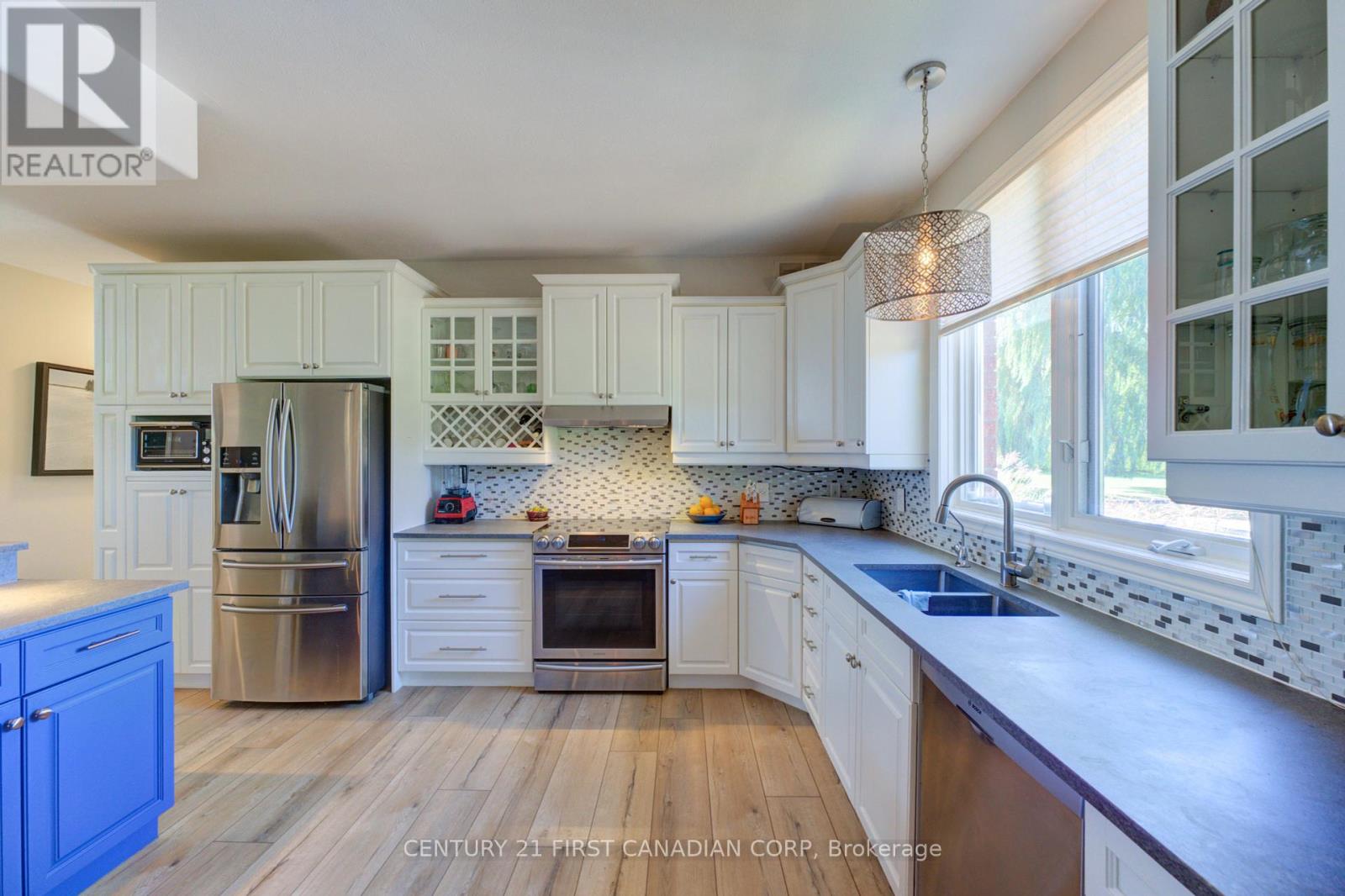 325 Brant County 18 Road, Brant, Ontario  N3S 0H4 - Photo 7 - X12431274