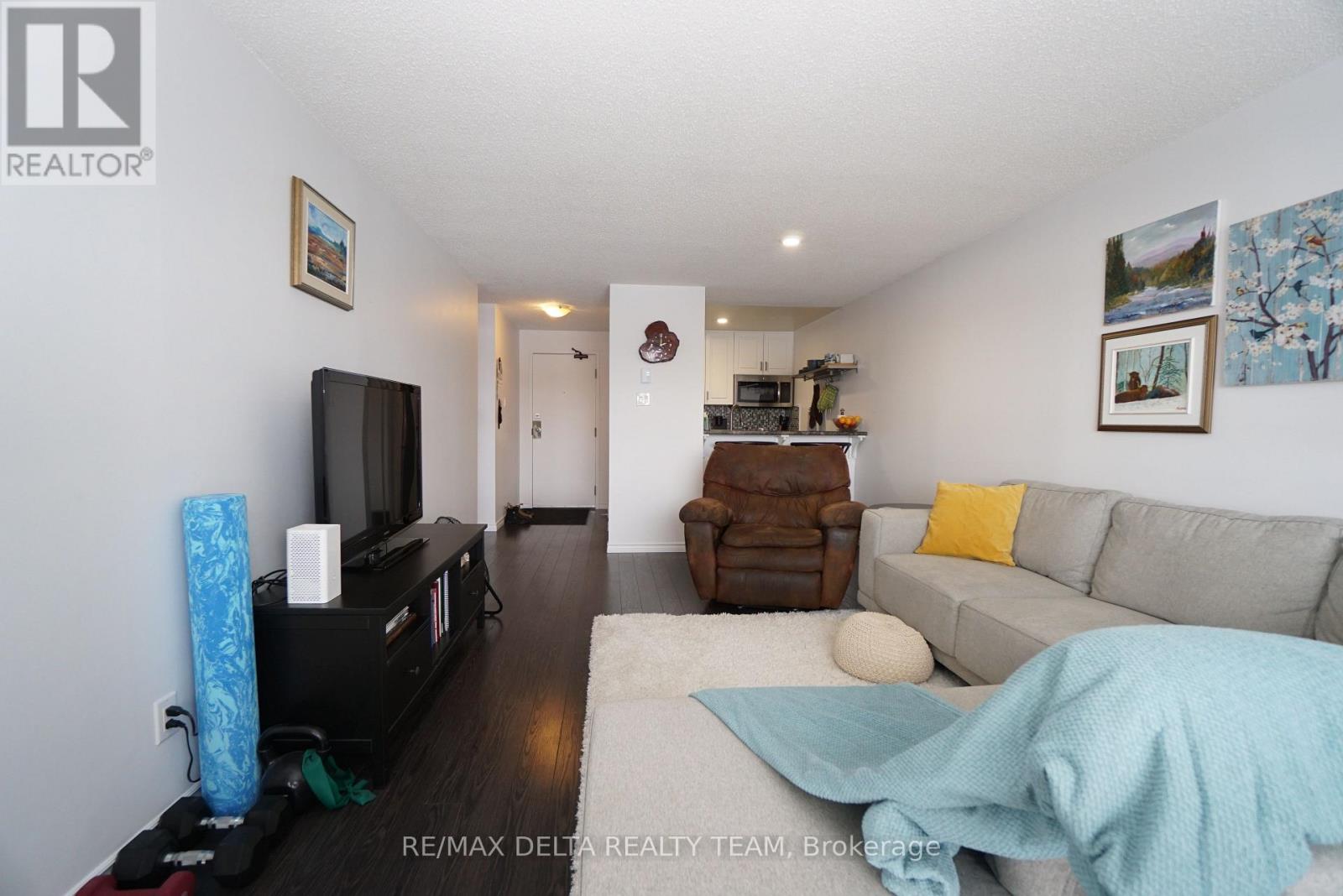 412 - 6376 Bilberry Drive, Ottawa, Ontario  K1C 4P6 - Photo 7 - X12394494
