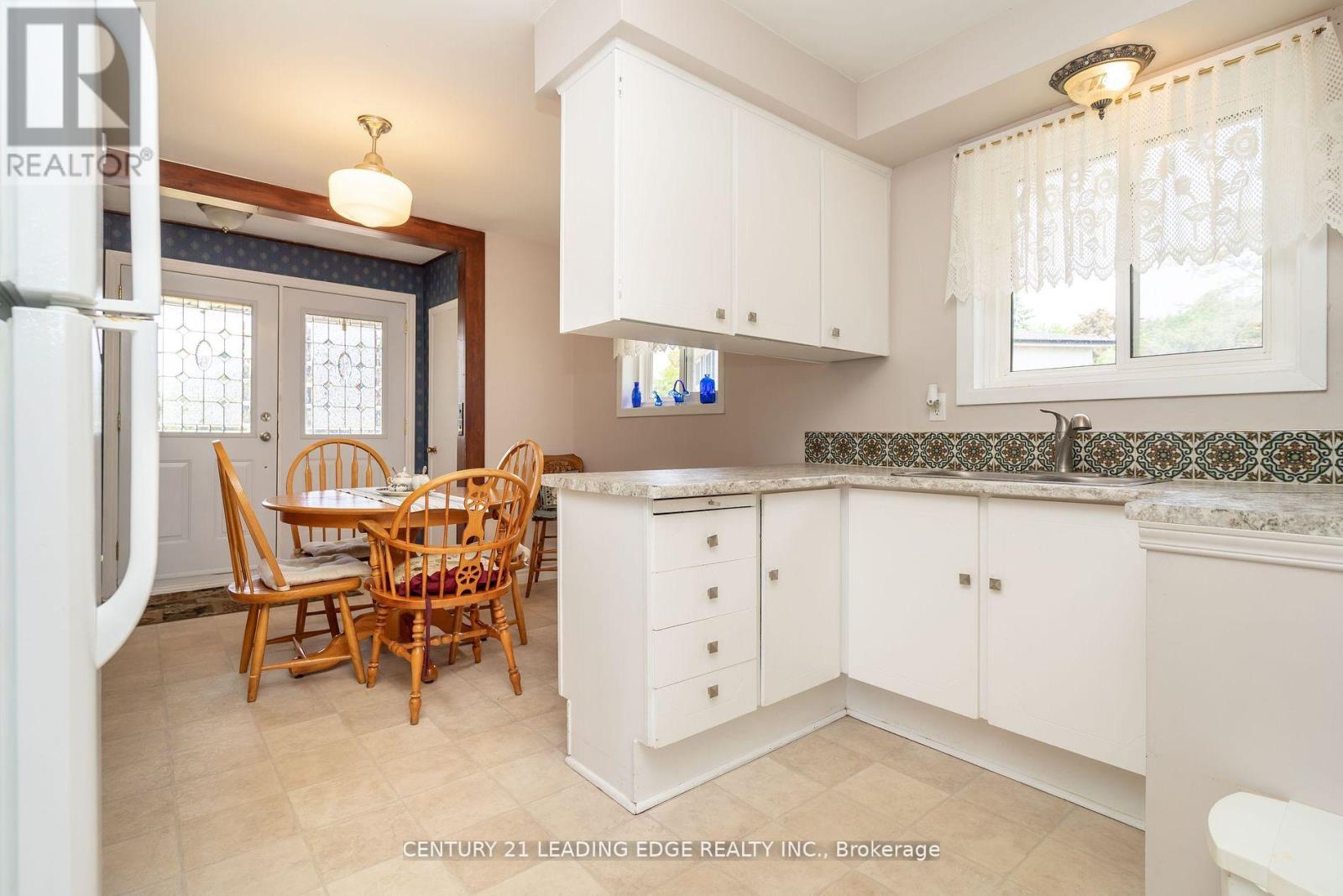529 Carman Court, Oshawa, Ontario  L1H 6K5 - Photo 11 - E12424217