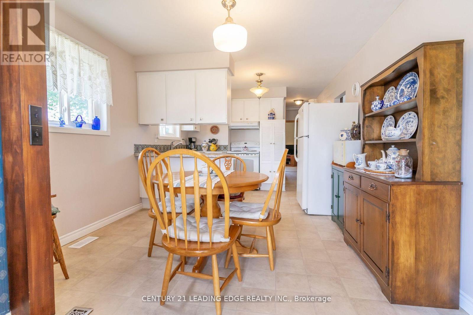 529 Carman Court, Oshawa, Ontario  L1H 6K5 - Photo 6 - E12424217