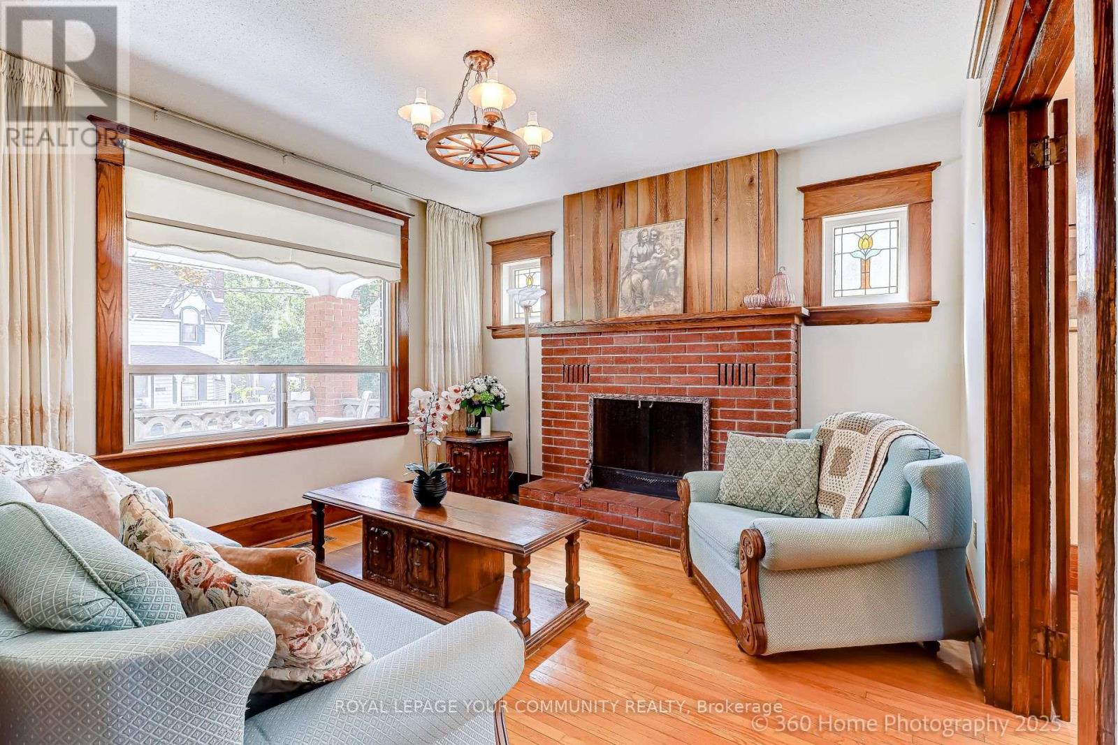 44 QUEENS DRIVE, Toronto, Ontario