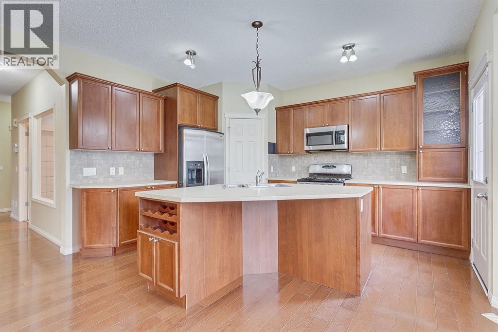 596 Cougar Ridge Drive Sw, Calgary, Alberta  T3H 5A4 - Photo 12 - A2216232