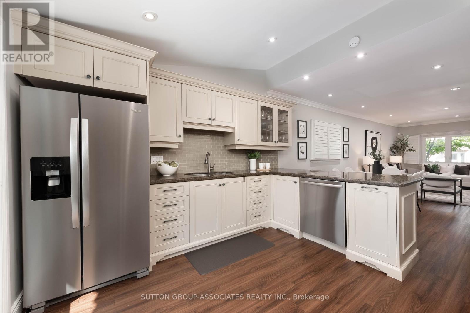 138a Cedric Avenue, Toronto, Ontario  M6C 3X8 - Photo 10 - C12432680